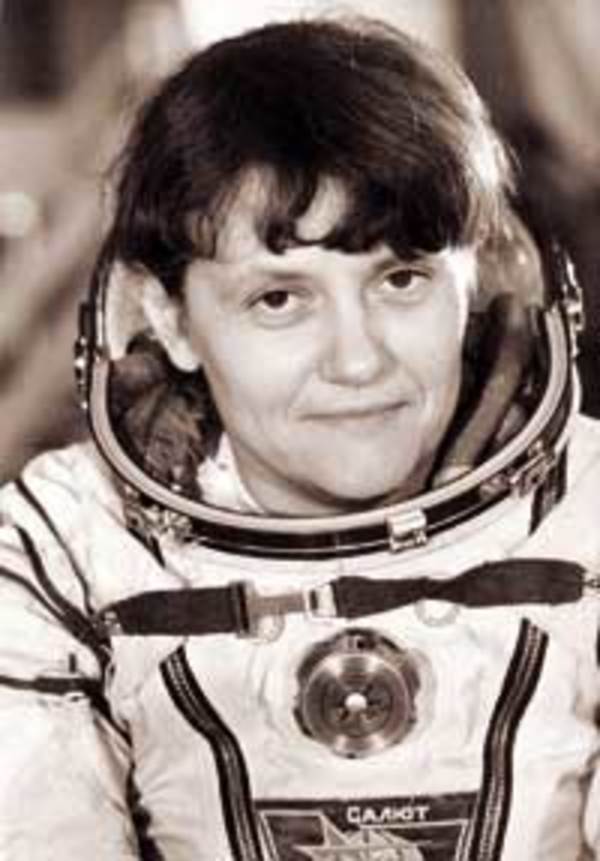 Первая женщина совершившая выход в открытый космос
